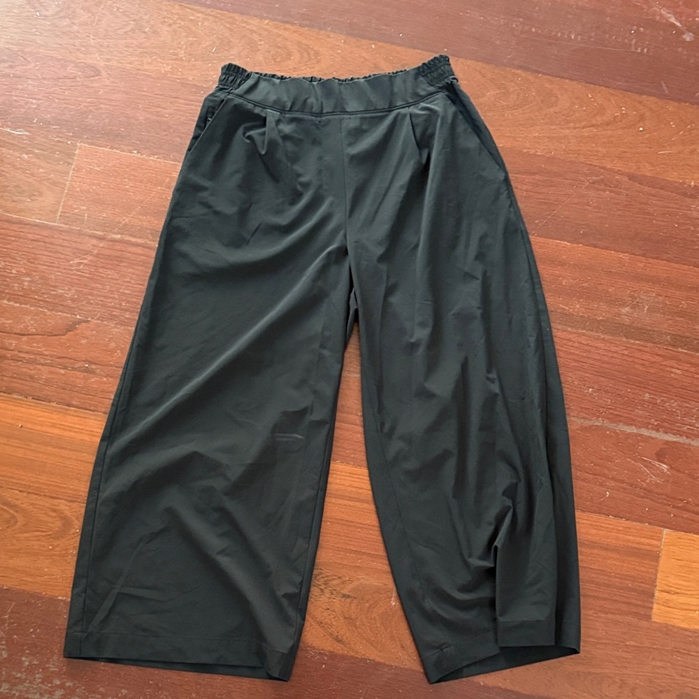 Athleta Black Cropped Pants